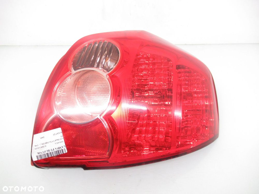 LAMPA PRAWA TYLNA TOYOTA AURIS I E15 815500238000 - 8