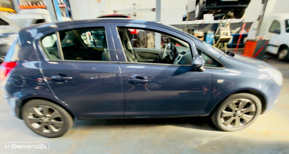 Opel Corsa 1.2 Cosmo - 8