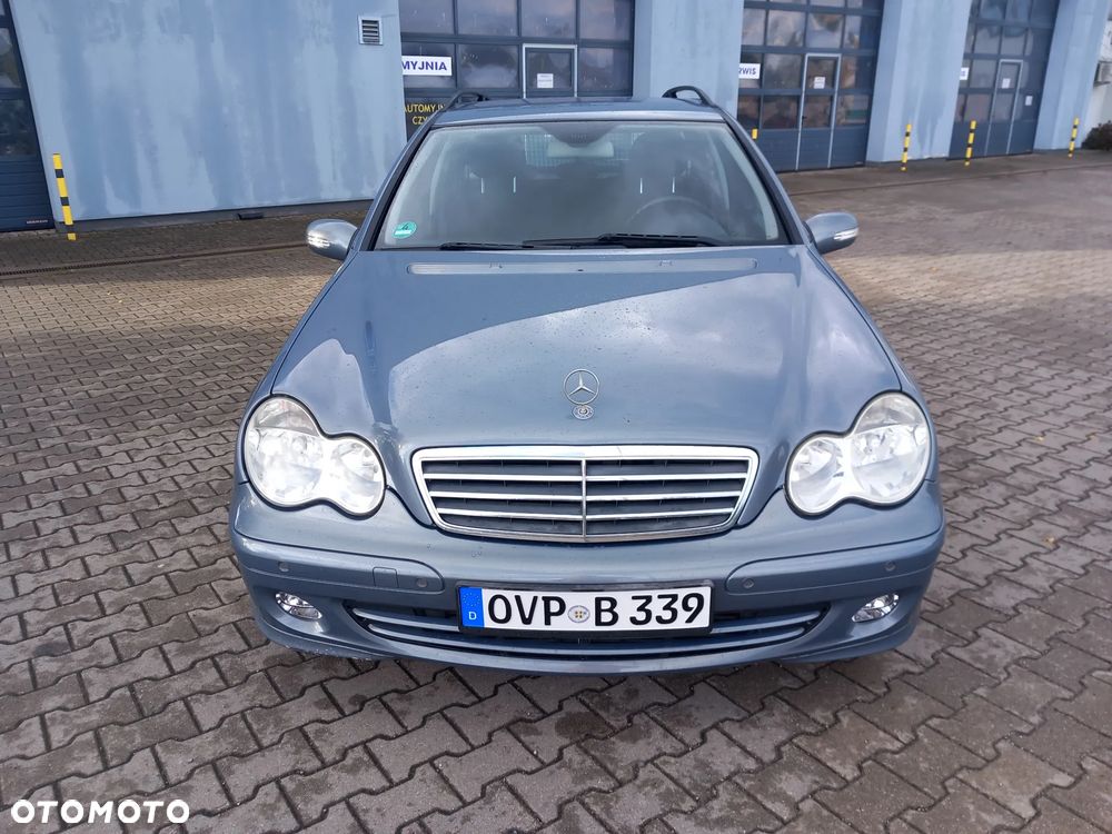 Mercedes-Benz Klasa C 180 Kompressor Automatik Classic Sport Edition - 9