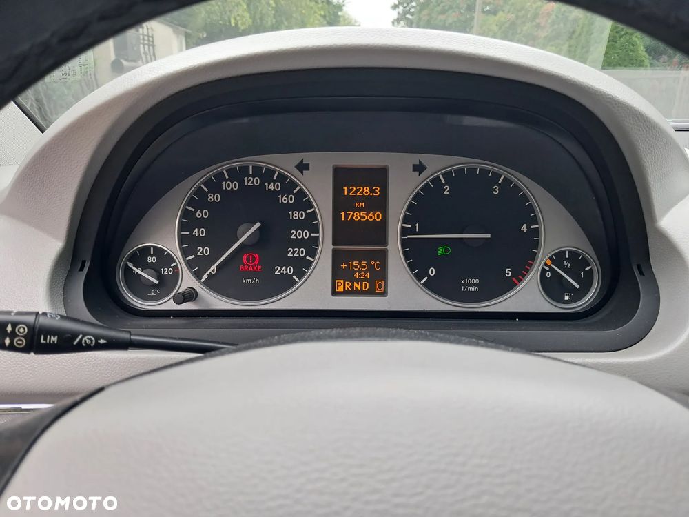Mercedes-Benz Klasa B 180 CDI Autotronic - 9