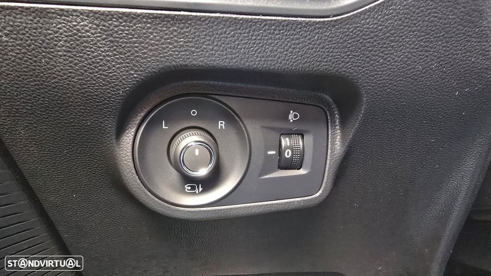 MG MG4 64 kWh Luxury - 11