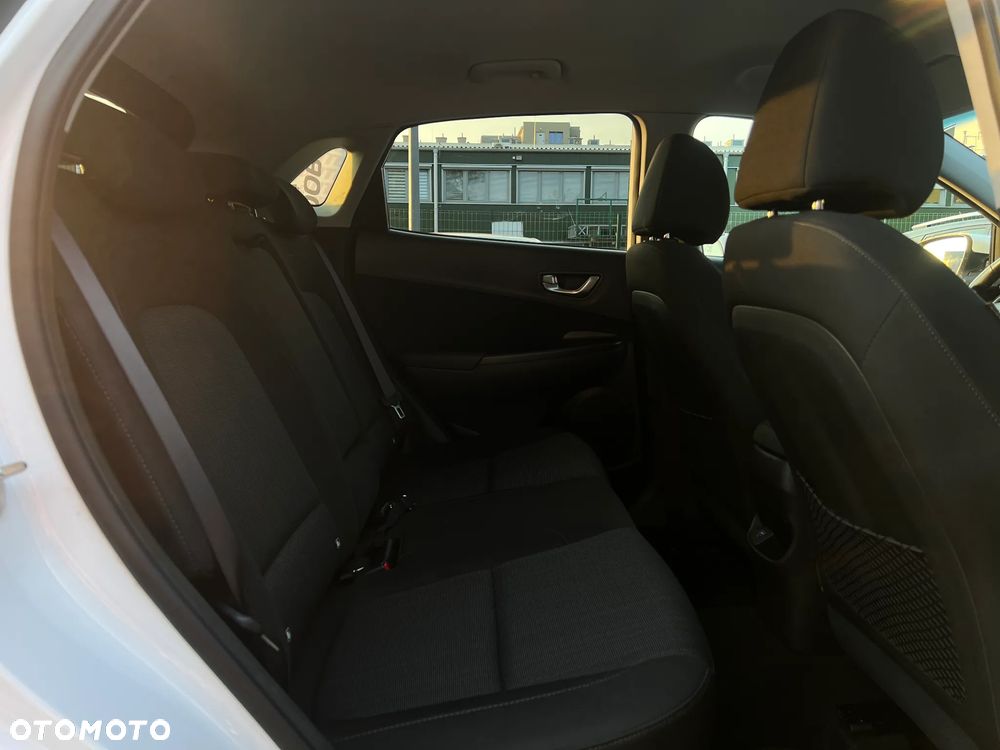 Hyundai Kona - 23