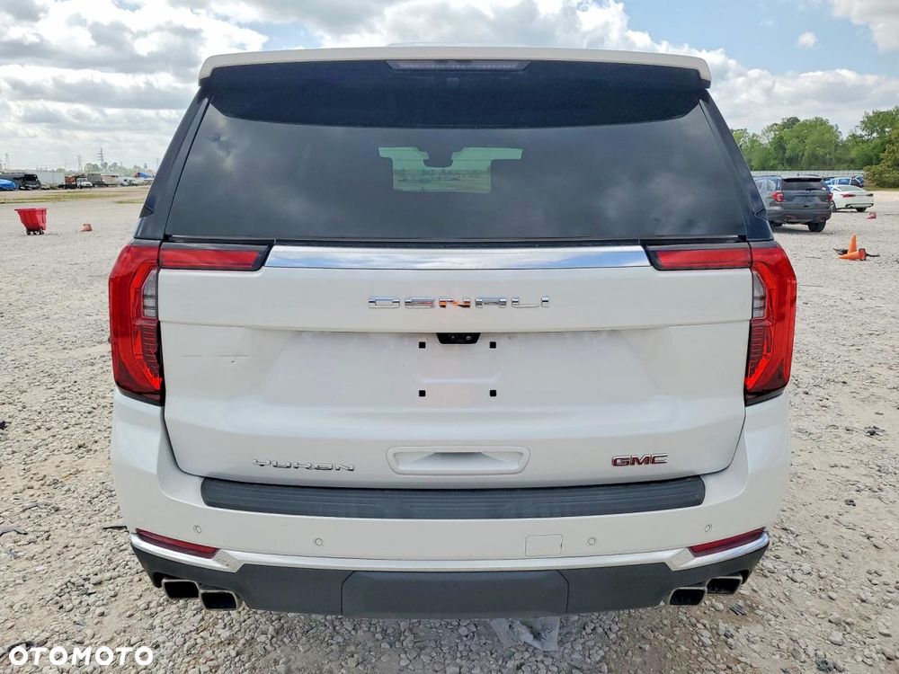 GMC Yukon - 7