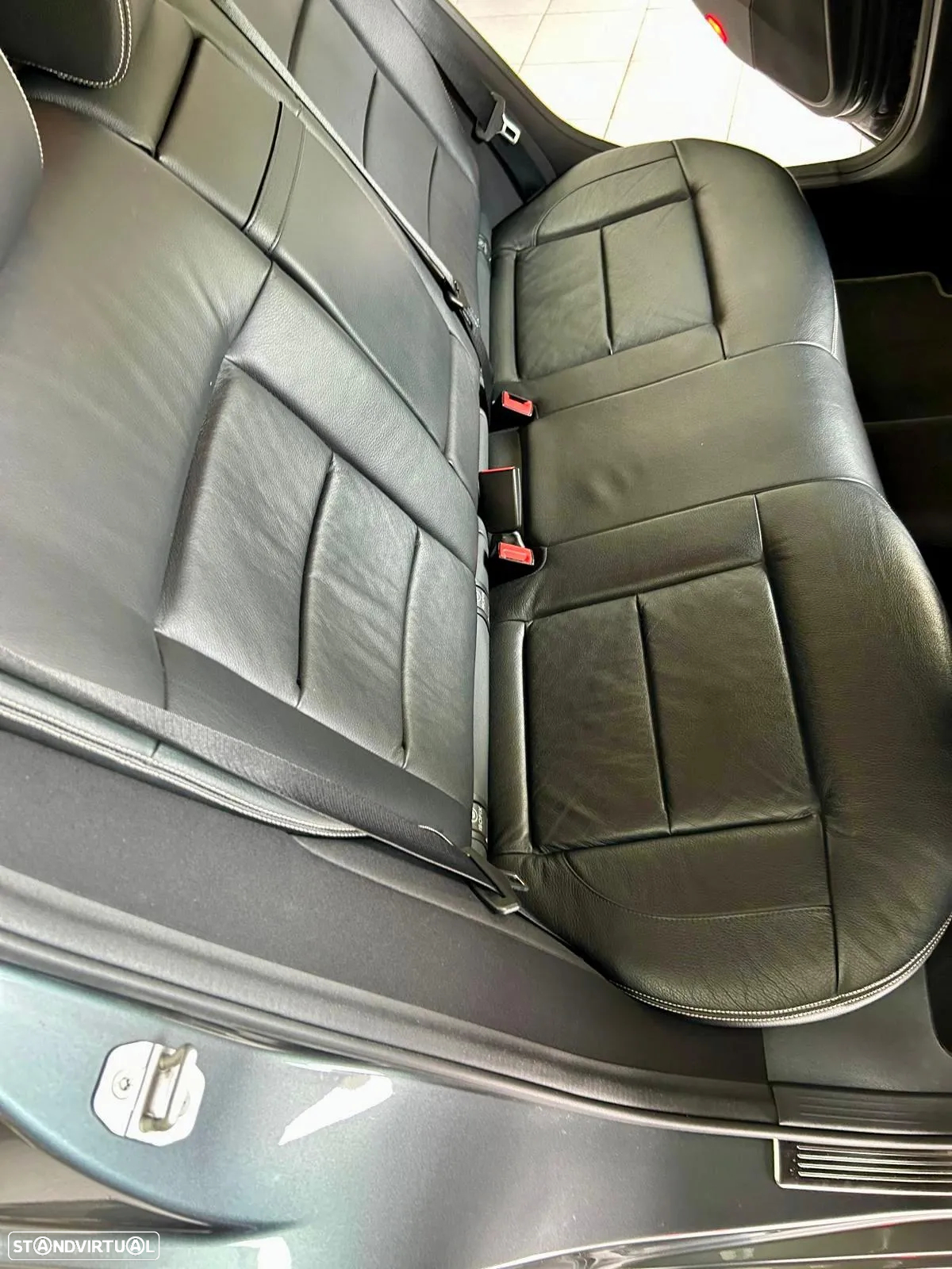 Mercedes-Benz E 300 Bluetec Hybrid Avantgarde - 13