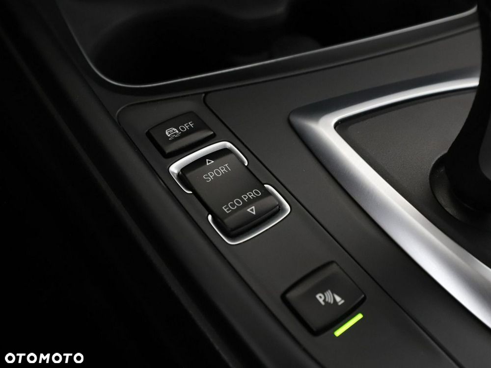 BMW Seria 3 318d Advantage - 28
