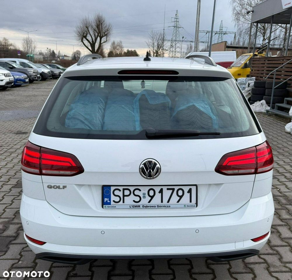 Volkswagen Golf - 11