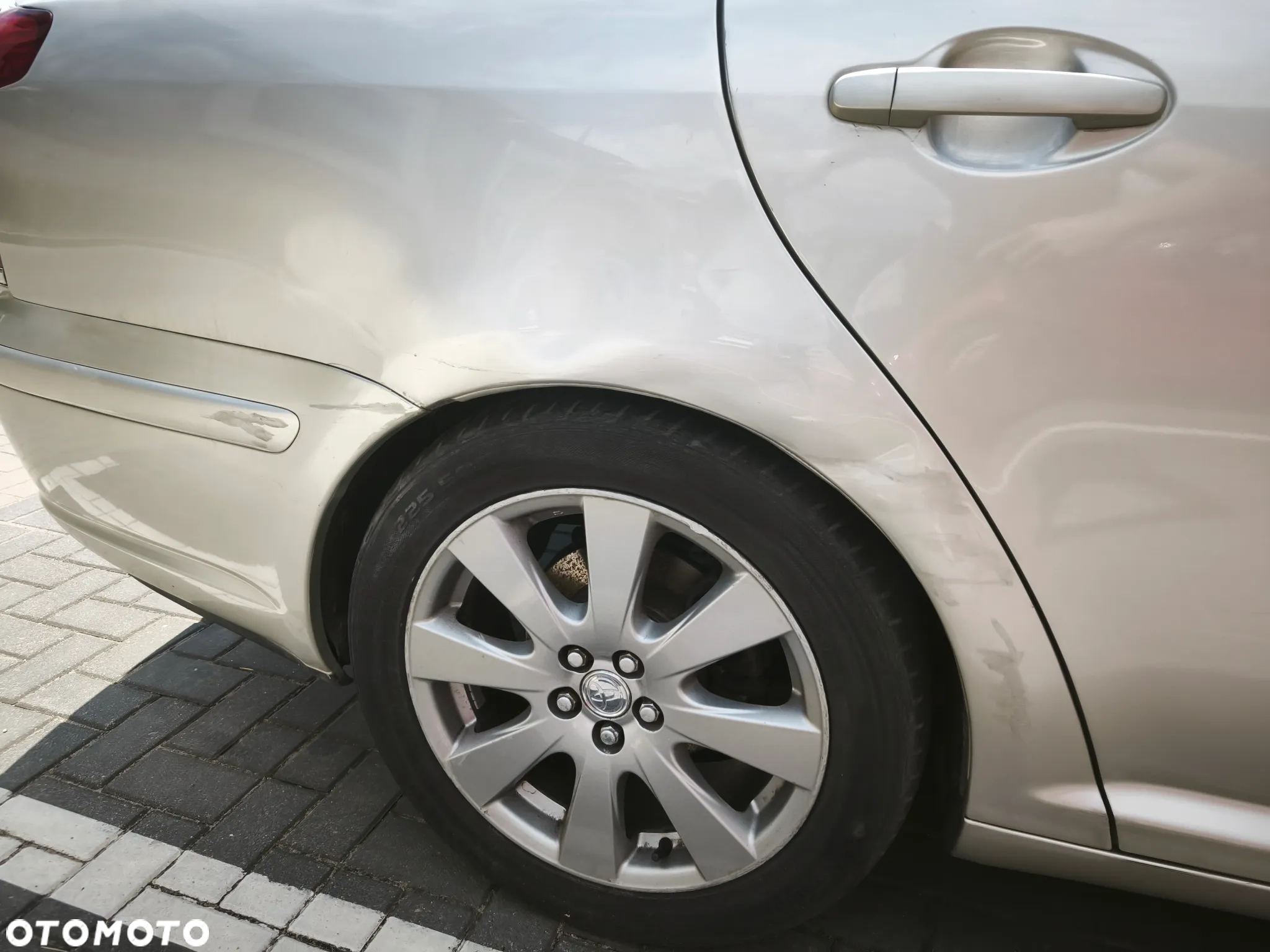 Toyota Avensis 2.0 D-4D Combi - 8