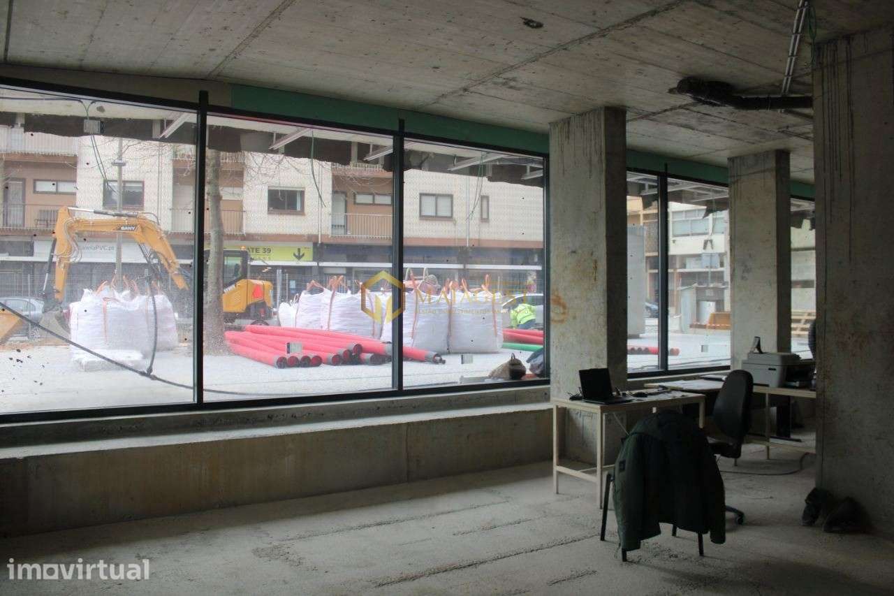 Loja com lugar de garagem para Venda no Centro de Gaia - Grande imagem: 5/9