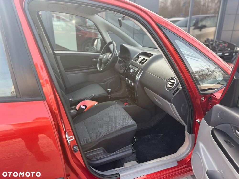 Suzuki SX4 1.6 GS / Premium - 9