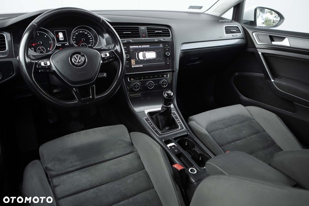 Volkswagen Golf 1.6 TDI BMT Comfortline - 24