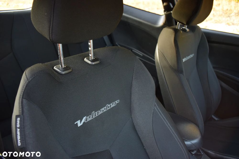 Hyundai Veloster - 13