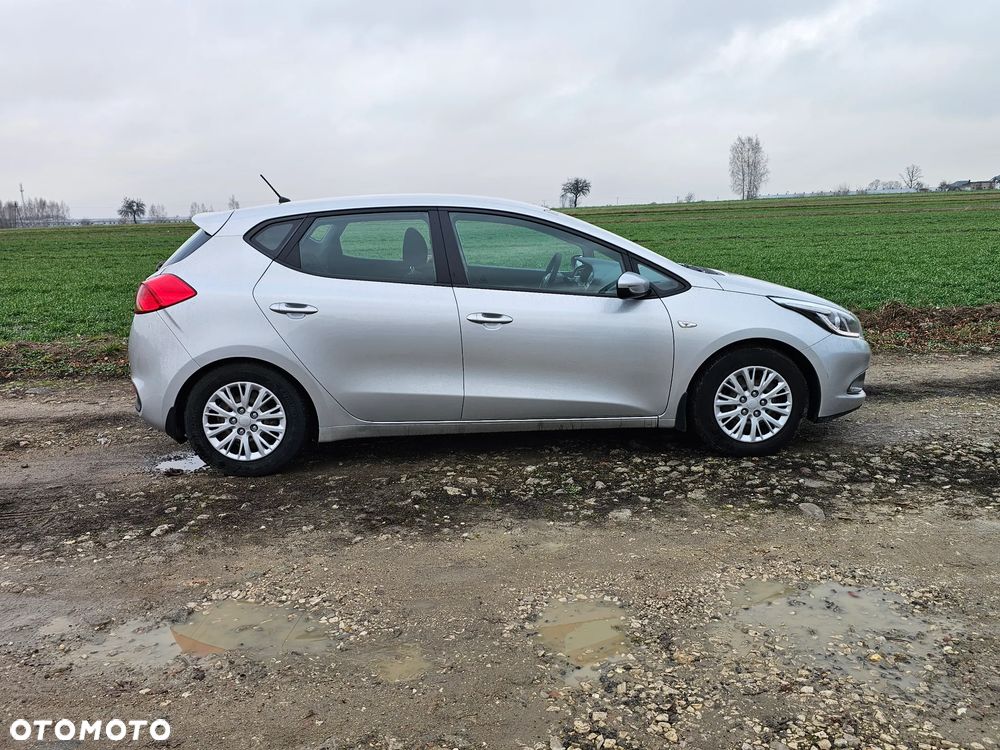 Kia Ceed Cee'd 1.4 L - 6