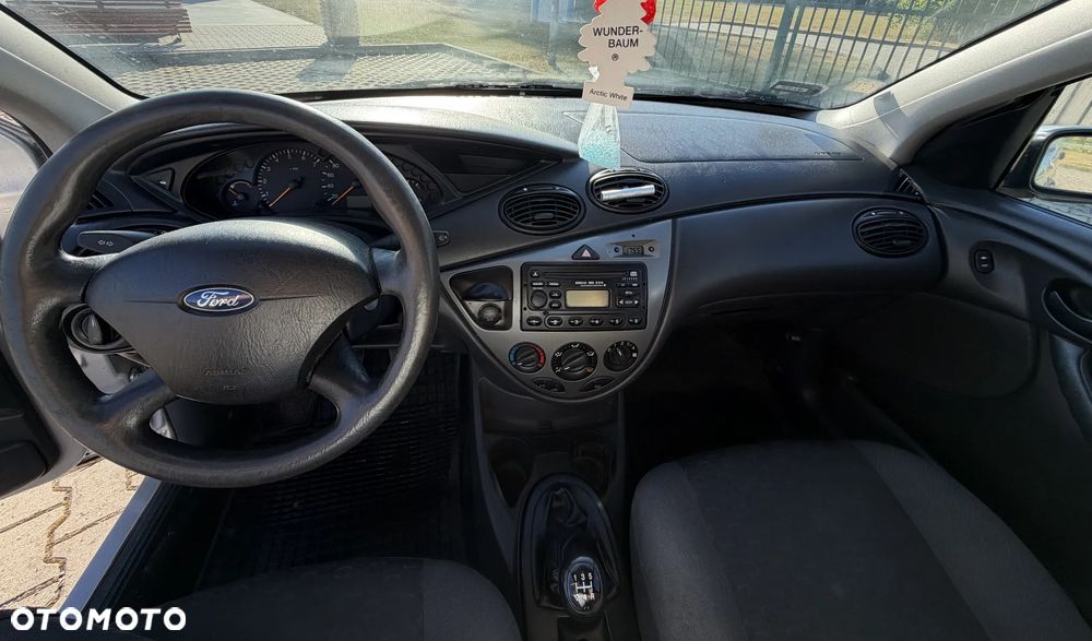 Ford Focus 1.6 Trend - 8