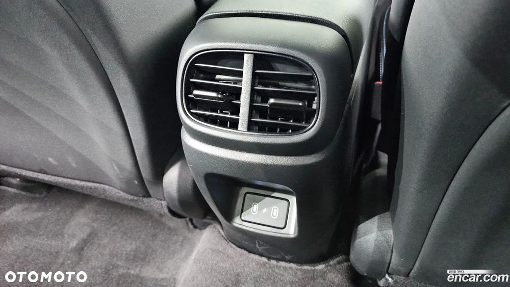 Hyundai Elantra - 30