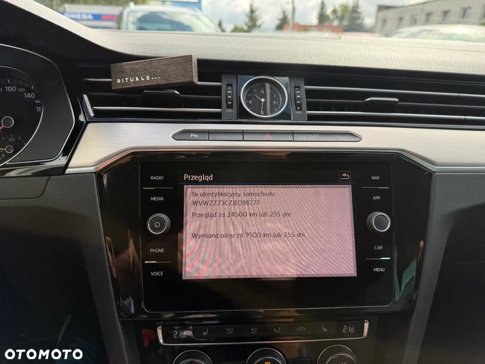 Volkswagen Passat - 26