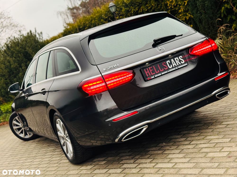 Mercedes-Benz Klasa E 200 9G-TRONIC Exclusive - 15