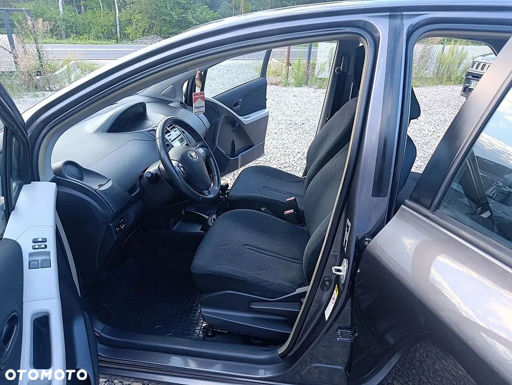 Toyota Yaris 1.33 Prestige - 9