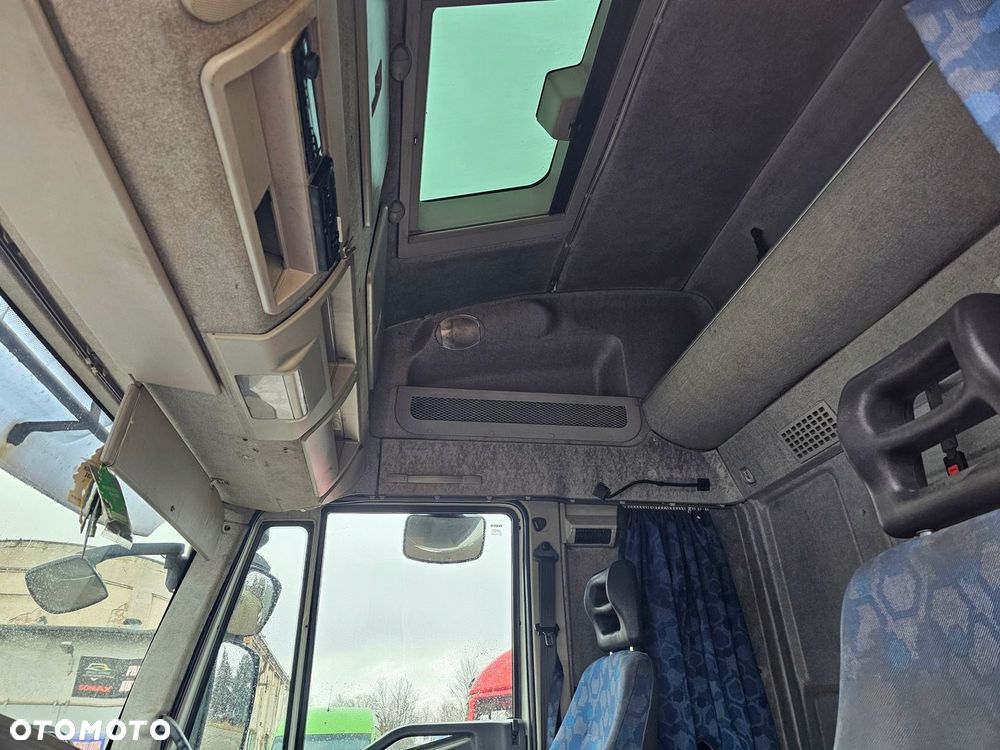 KABINA SYPIALNA KOKPIT KONSOLA WNĘTRZE IVECO EUROCARGO 2008 rok - 14