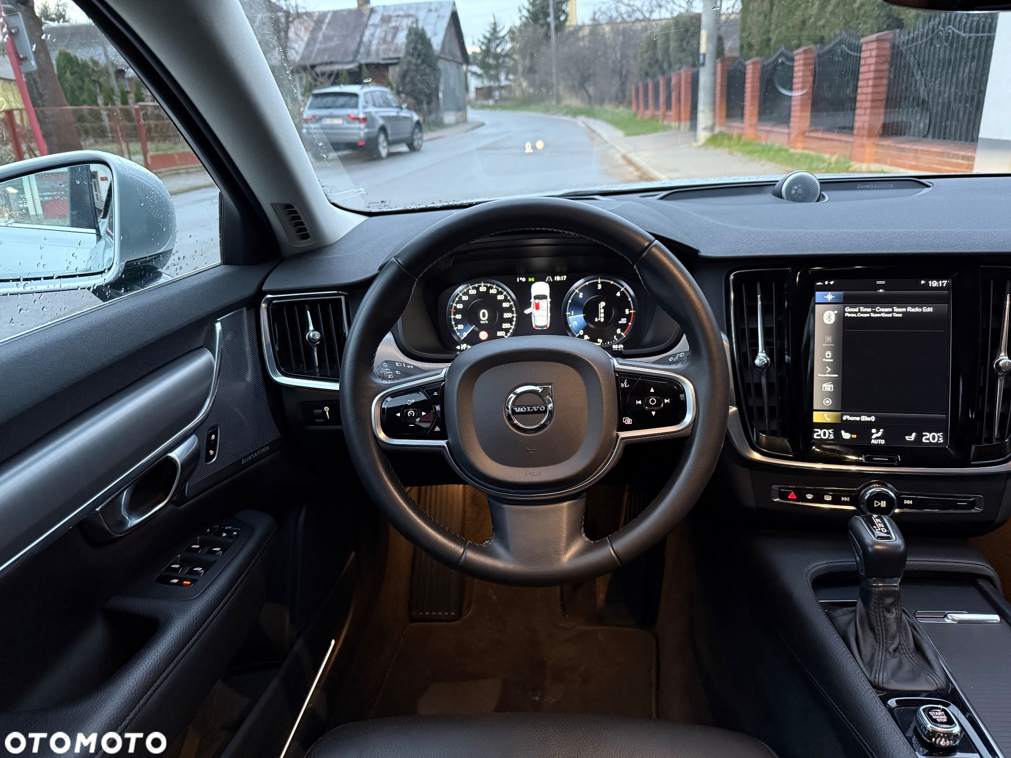 Volvo V90 D5 AWD Momentum - 37