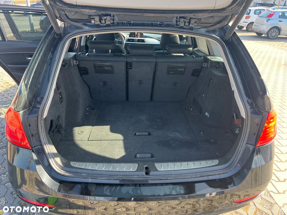 BMW Seria 3 320d - 16