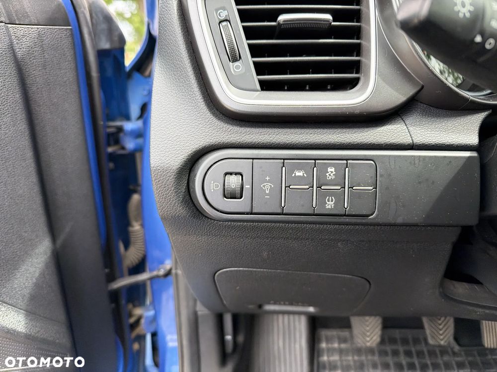 Kia Ceed 1.6 CRDi SCR L Business Line - 17