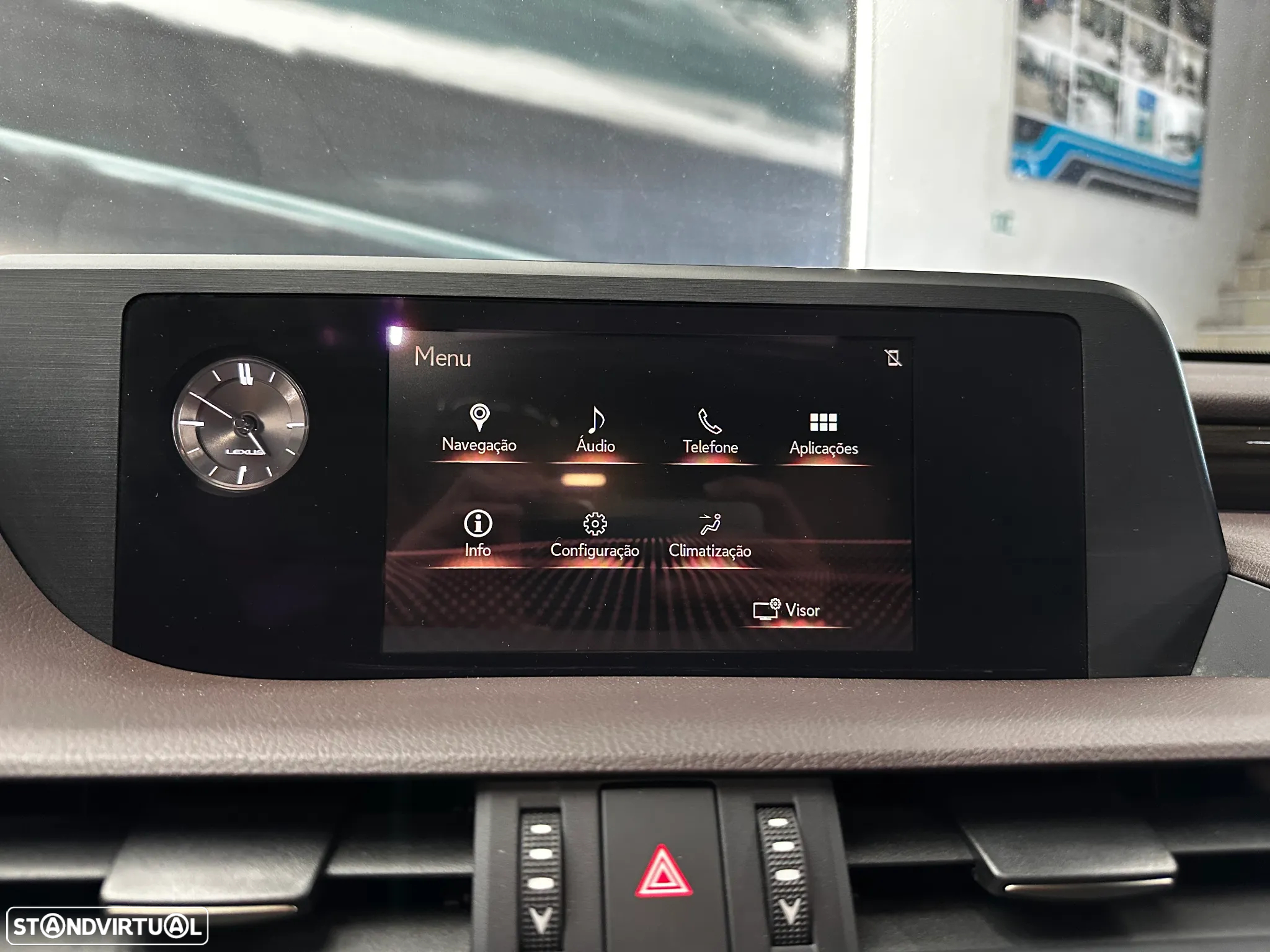 Lexus ES 300h Executive+ - 27