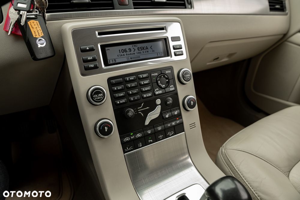 Volvo XC 70 D5 AWD Momentum - 35