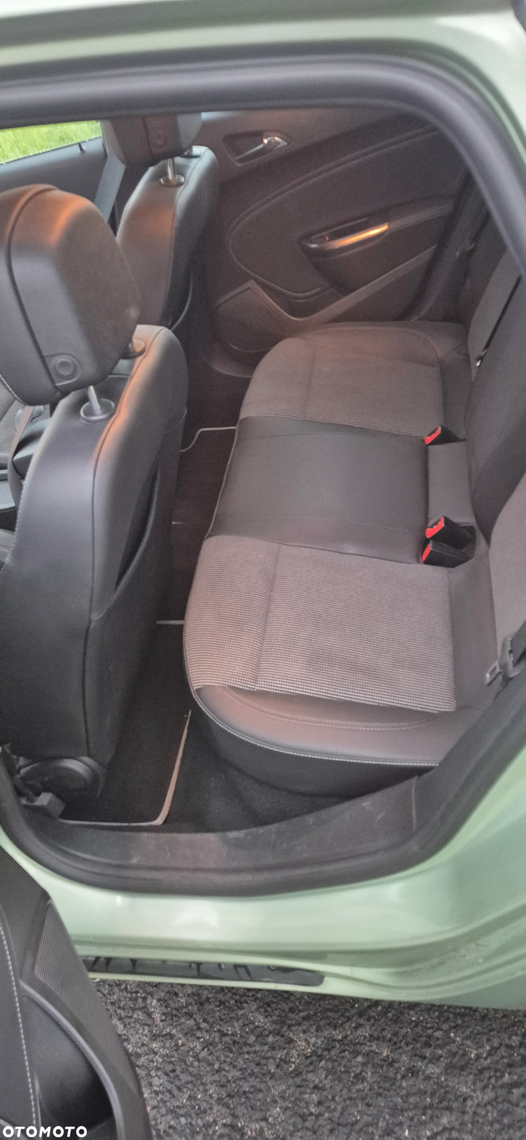 Opel Astra GTC 1.6 Turbo Innovation - 7