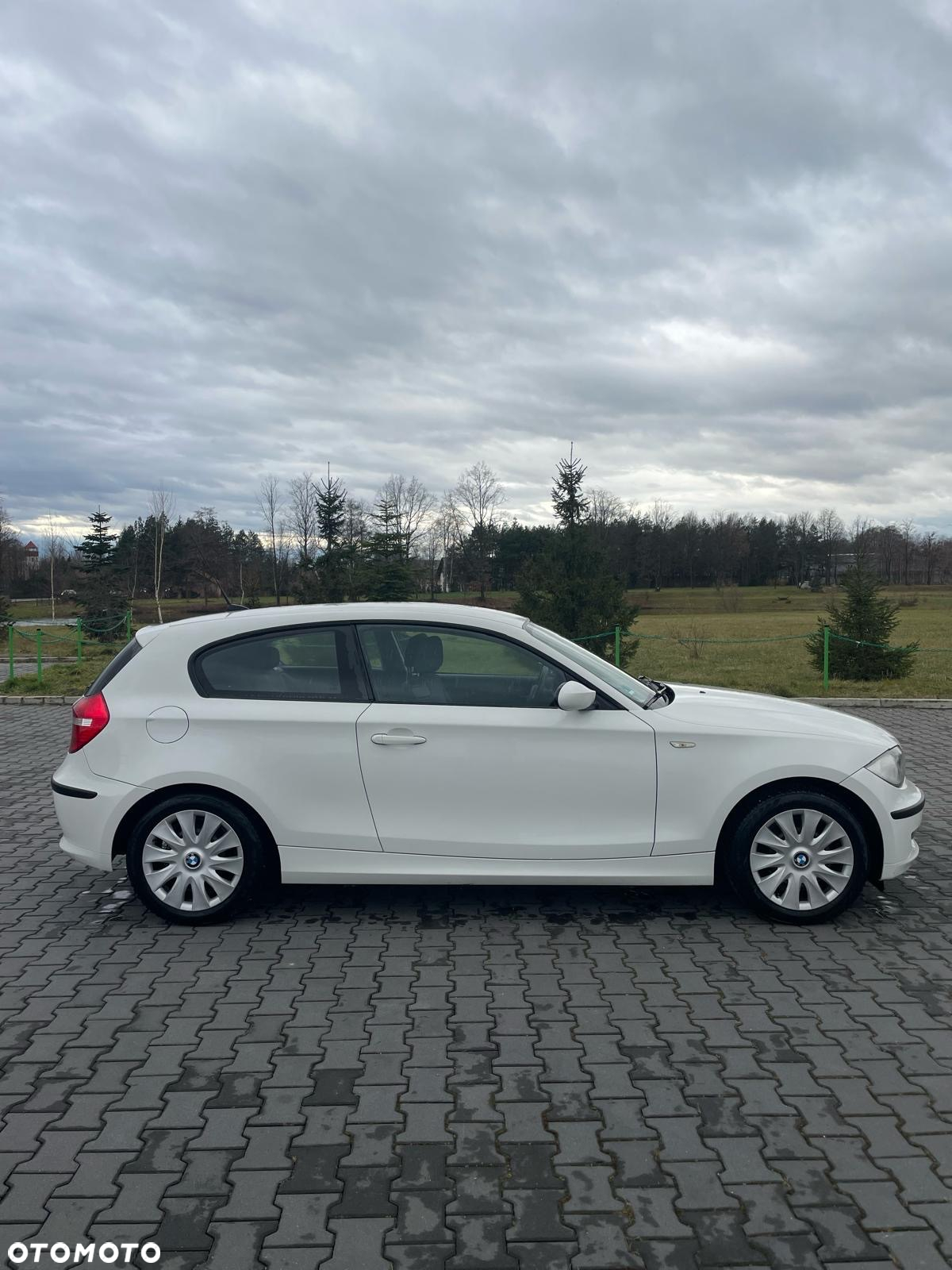 BMW Seria 1 116i - 4