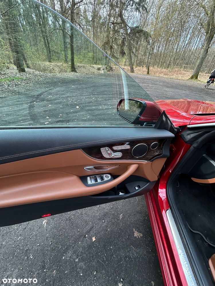 Mercedes-Benz Klasa E 400 4Matic 9G-TRONIC Avantgarde - 23