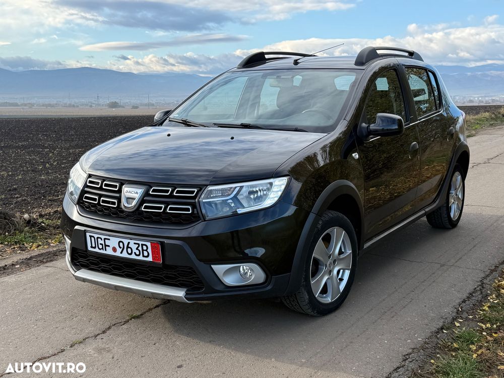 Dacia Sandero Stepway TCe 90 (S&S) Celebration - 1