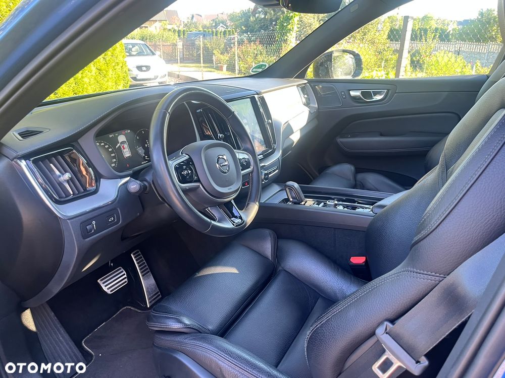 Volvo XC 60 B5 D AWD R-Design - 8