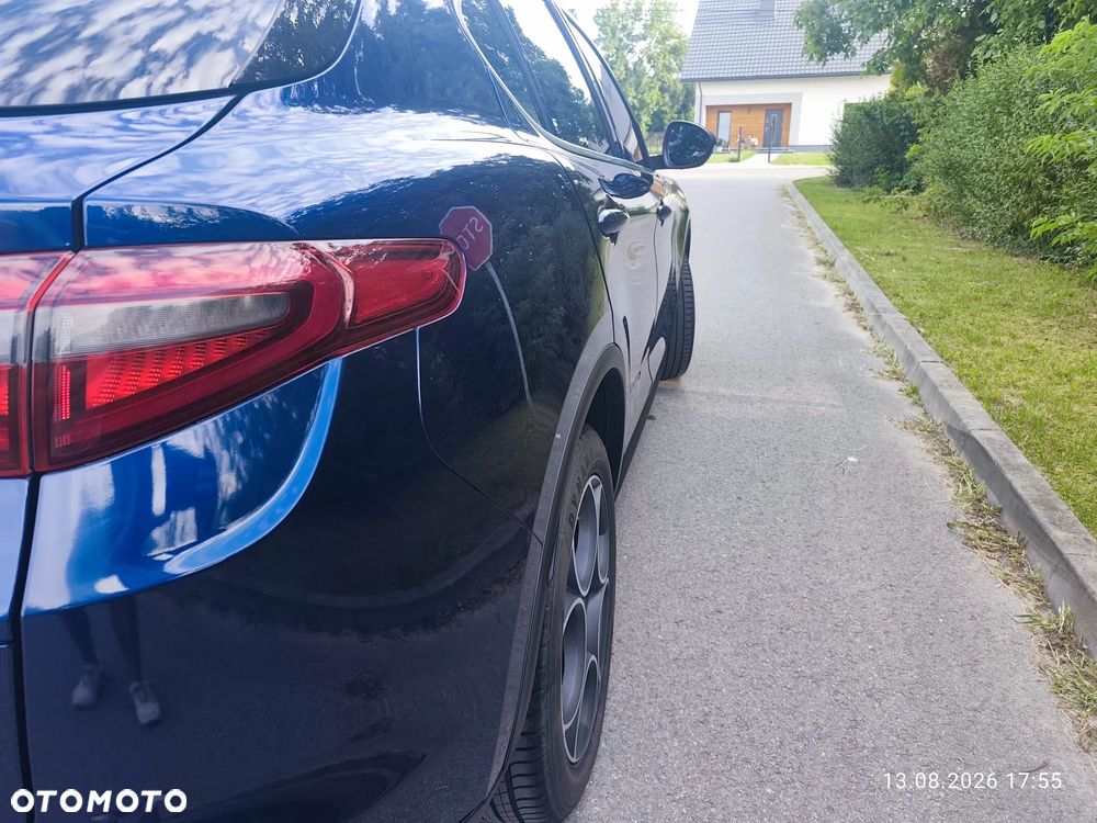 Alfa Romeo Stelvio 2.0 Turbo 16V AT8-Q4 Veloce - 5