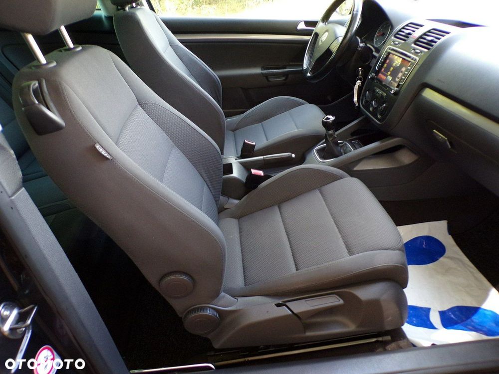 Volkswagen Golf - 27