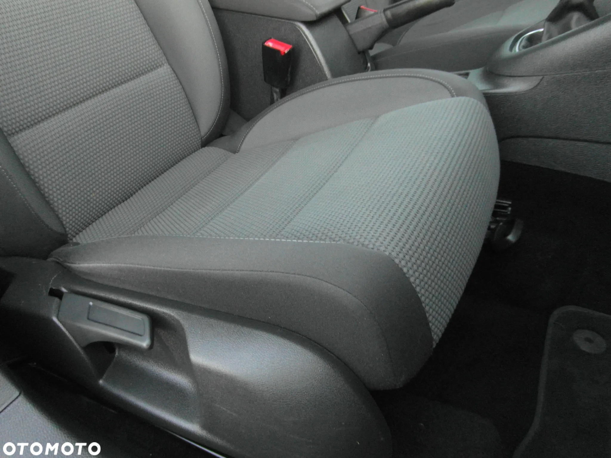 Volkswagen Golf VI 1.6 Comfortline - 18