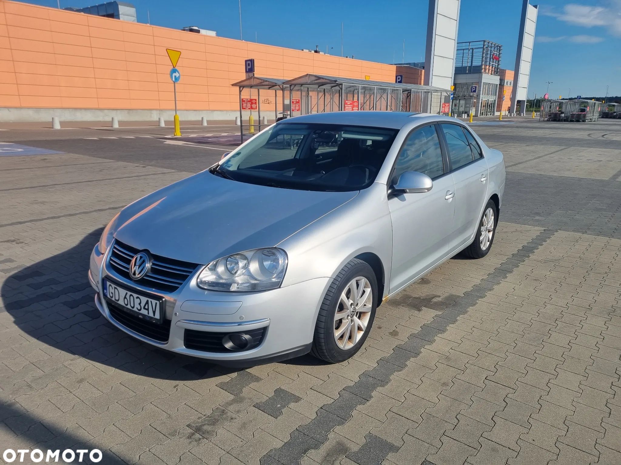 Volkswagen Jetta 1.4 TSI Trendline - 1