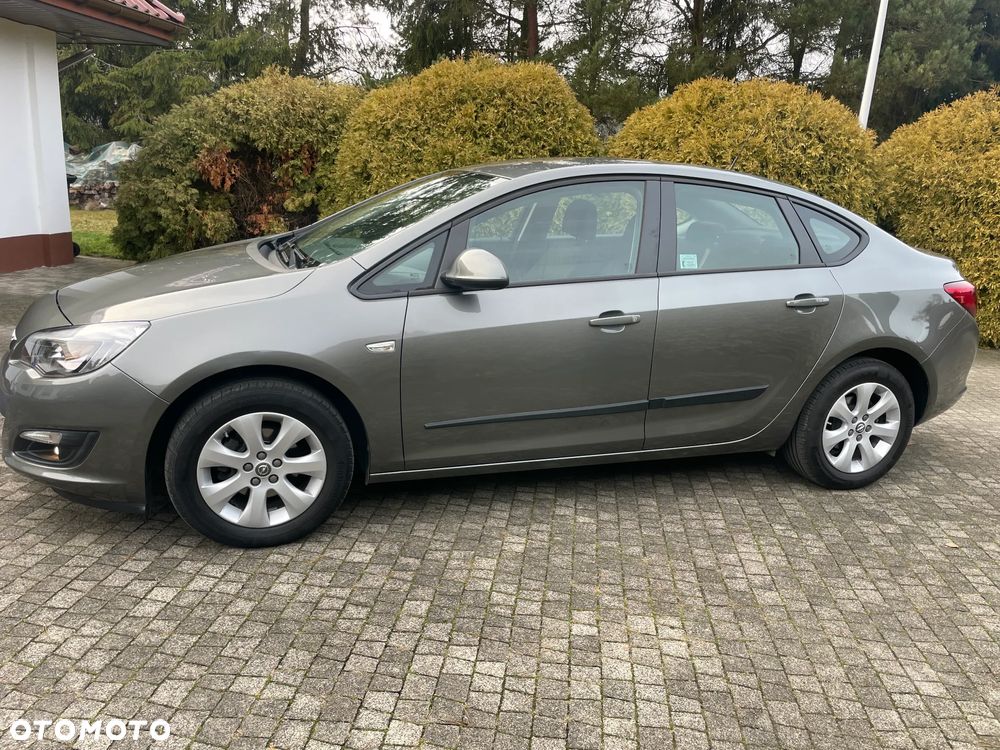 Opel Astra 1.6 Essentia EU6 - 8