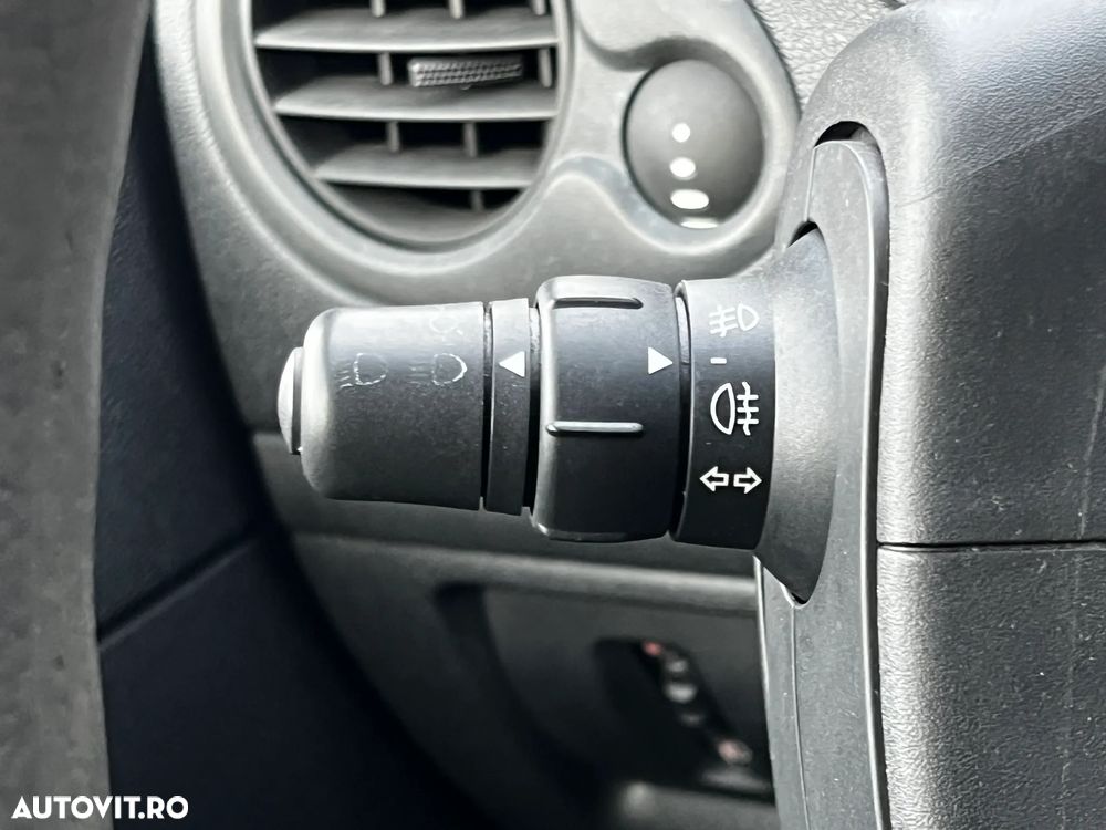 Renault Clio 1.2 16V 75 Collection - 21