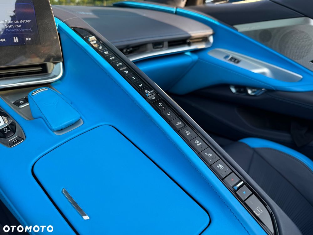 Chevrolet Corvette - 32