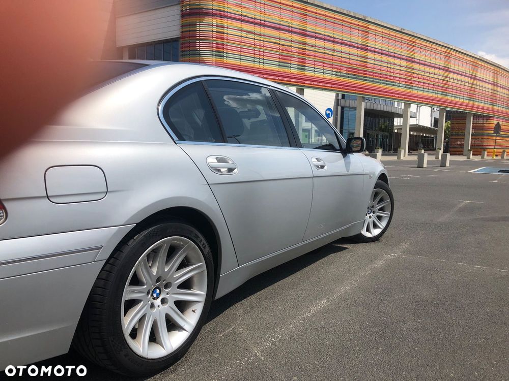 BMW Seria 7 745i L - 22