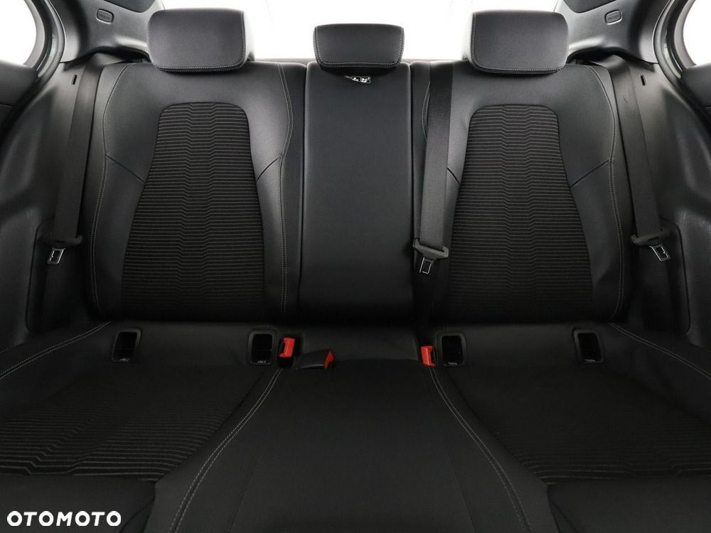 Mercedes-Benz Klasa A 200 7G-DCT Progressive - 19