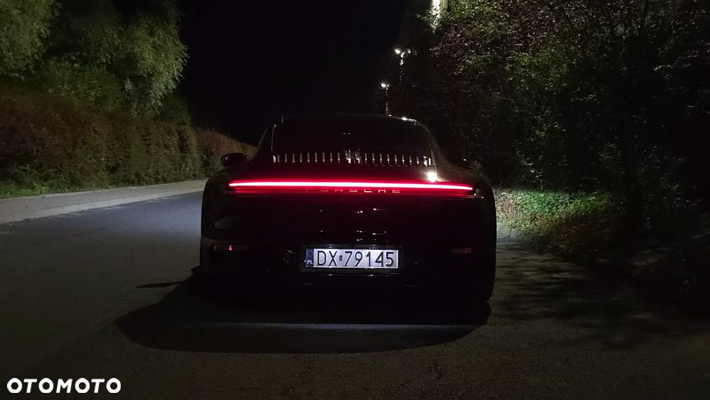 Porsche 911 Carrera T PDK - 11