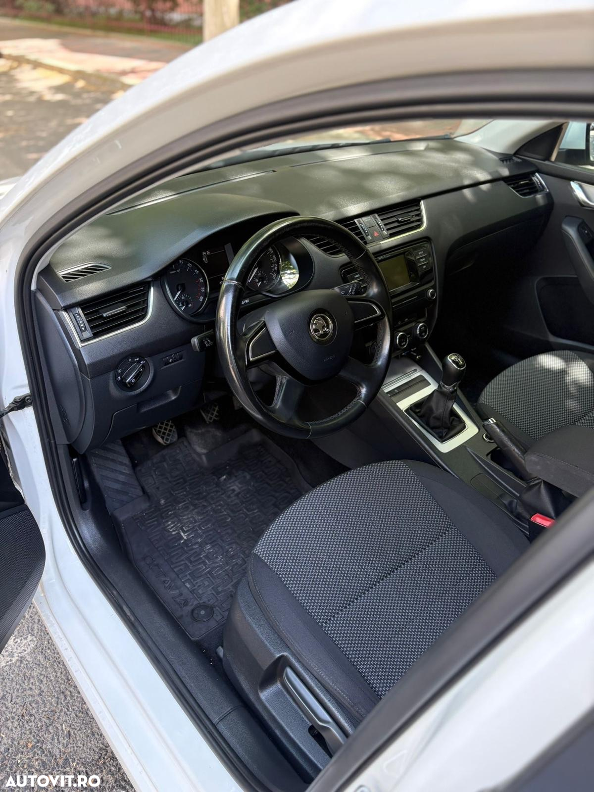 Skoda Octavia 1.6 TDI ACTIVE - 6
