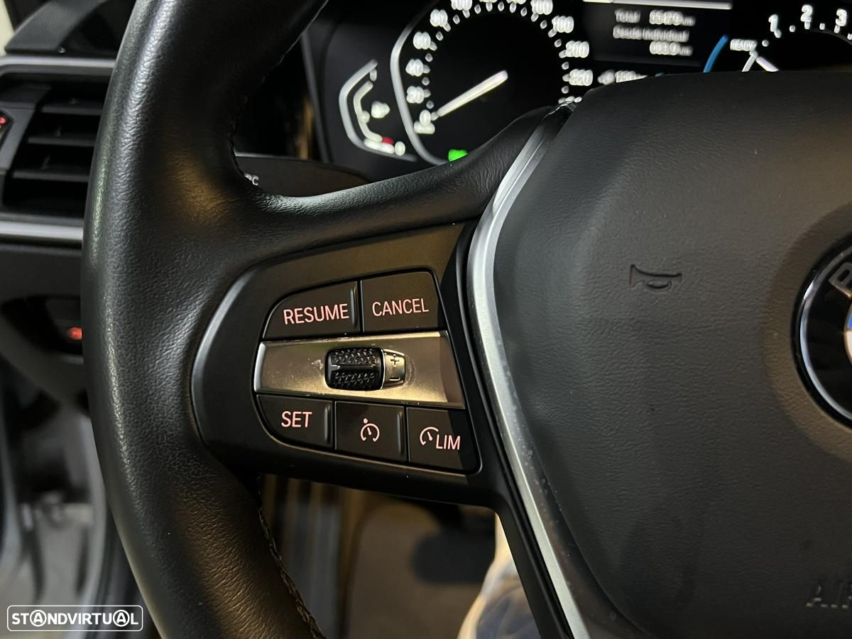 BMW 330 e Touring Corporate Edition Auto - 25