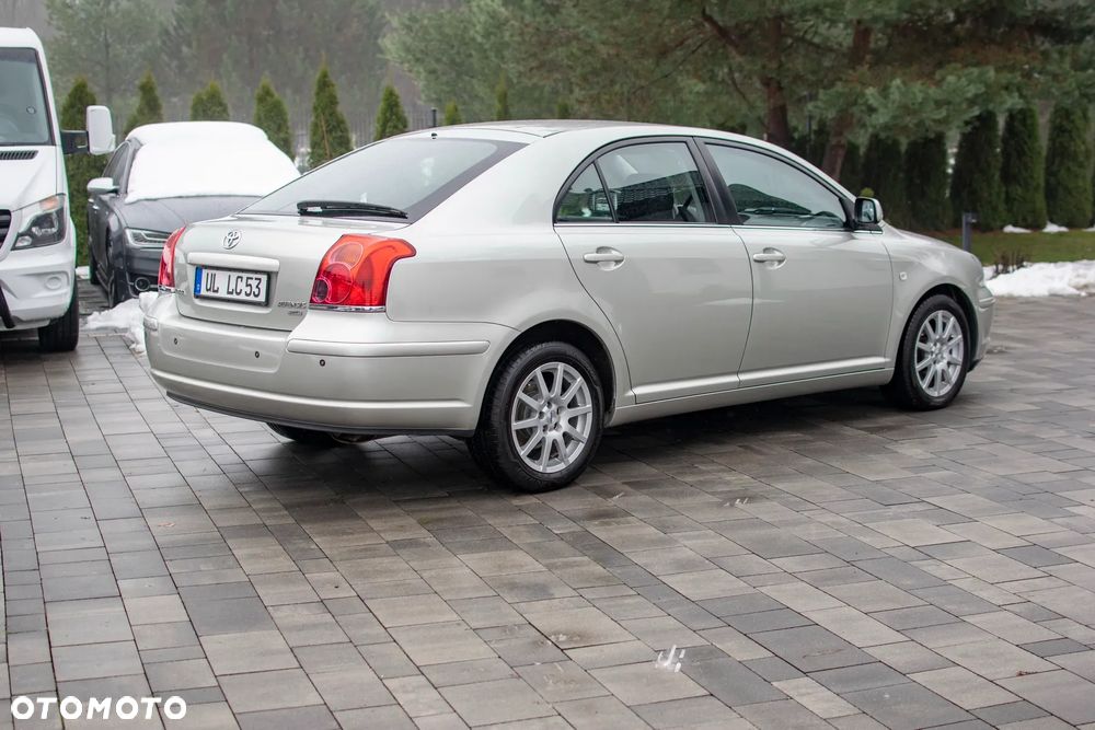 Toyota Avensis - 21