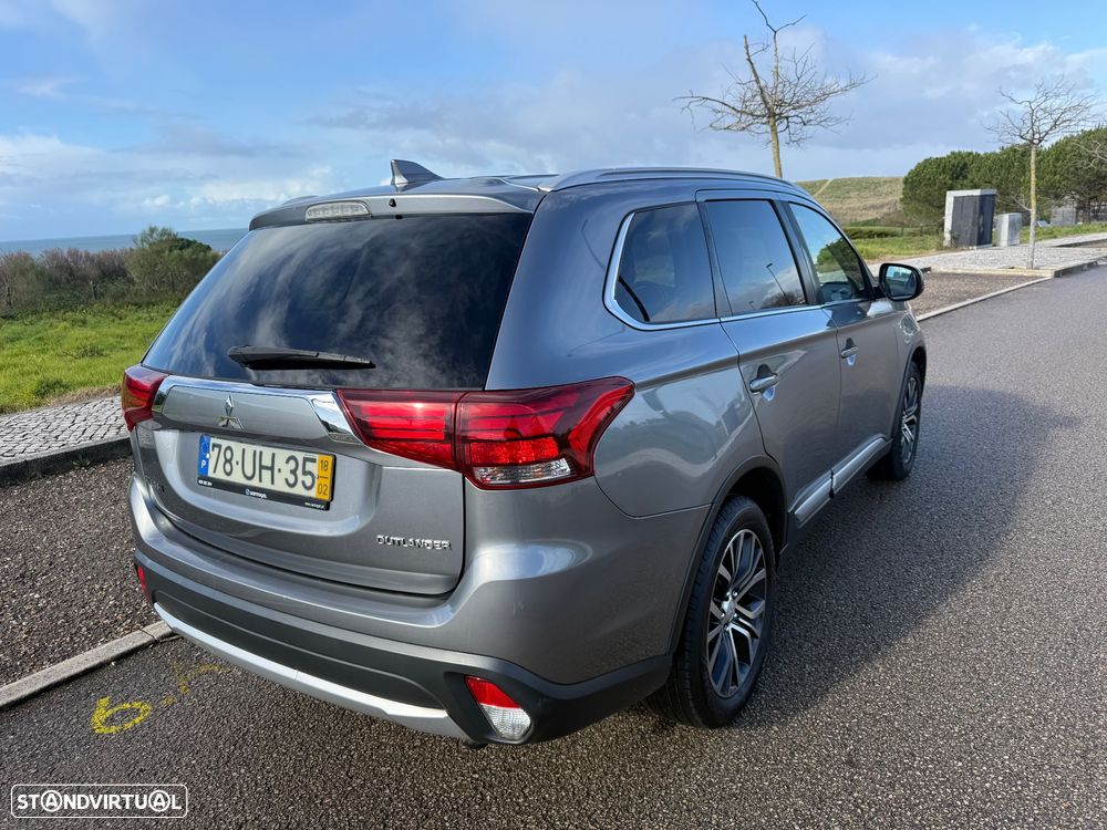 Mitsubishi Outlander 2.2 DI-D Intense+ - 2