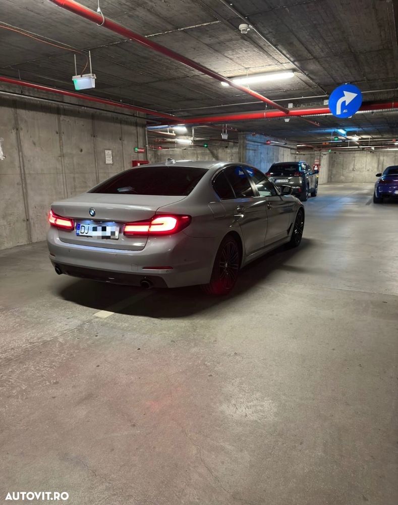 BMW Seria 5 530d xDrive AT - 12