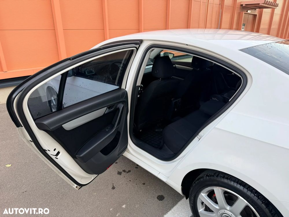 Volkswagen Passat 1.6TDI BlueMotion Tehnology Trendline - 12