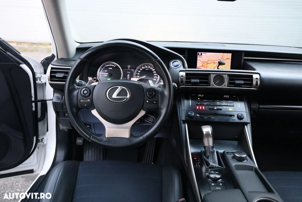 Lexus Seria IS 300h Aut. Executive - 8