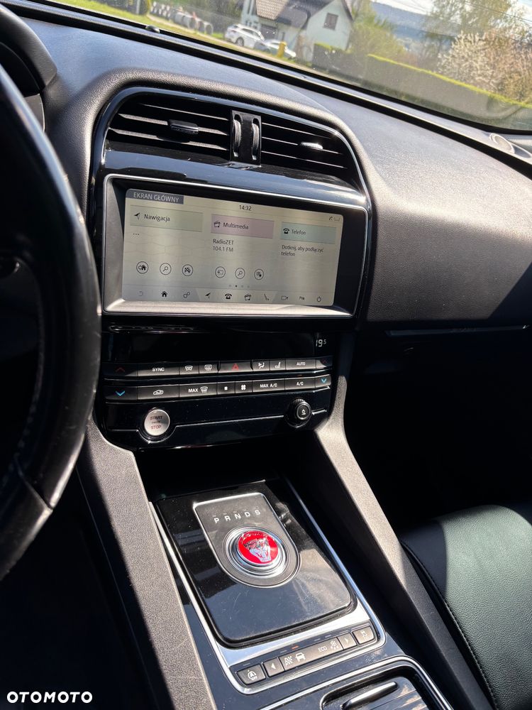 Jaguar F-Pace 25t AWD Prestige - 14